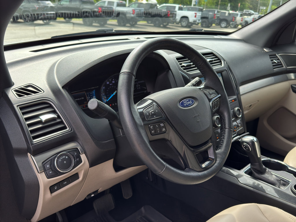 Used 2019 Ford Explorer XLT w/ Equipment Group 202A FWD image 8