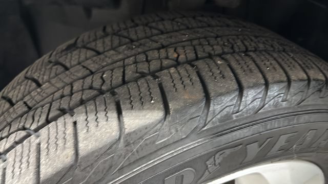 Used 2018 Jeep Compass Latitude w/ Popular Equipment Group FWD image 28
