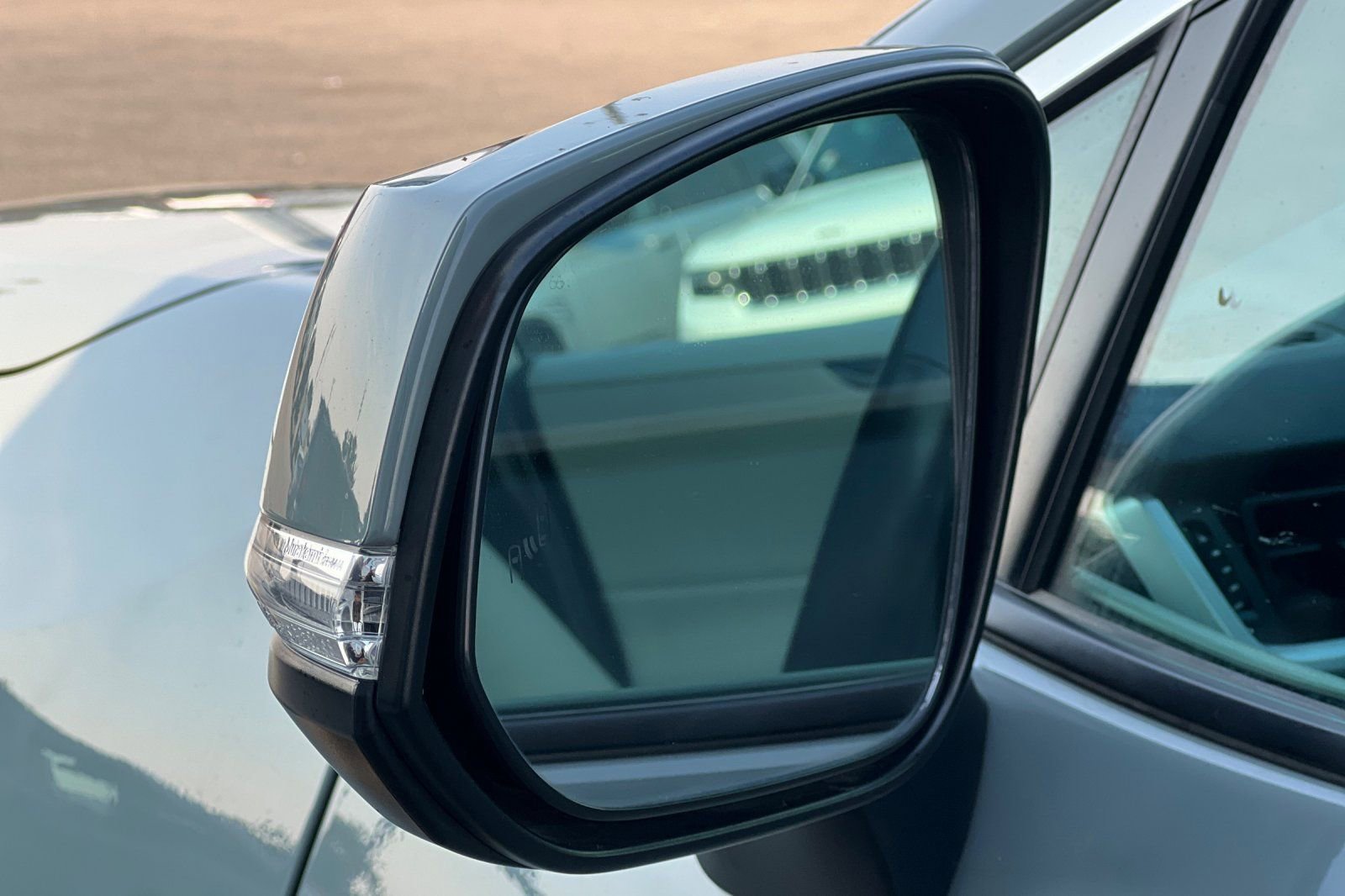 Used 2022 Toyota RAV4 XLE Premium image 28