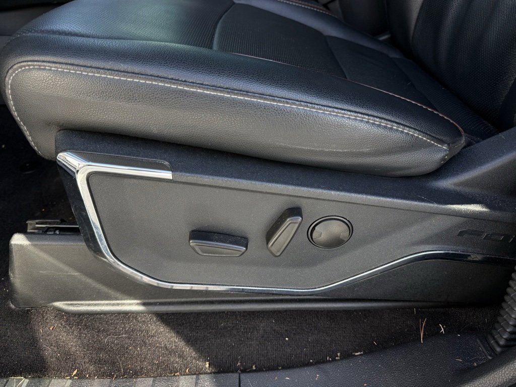 Used 2023 Ford F150 Lariat w/ Trailer Tow Package image 11