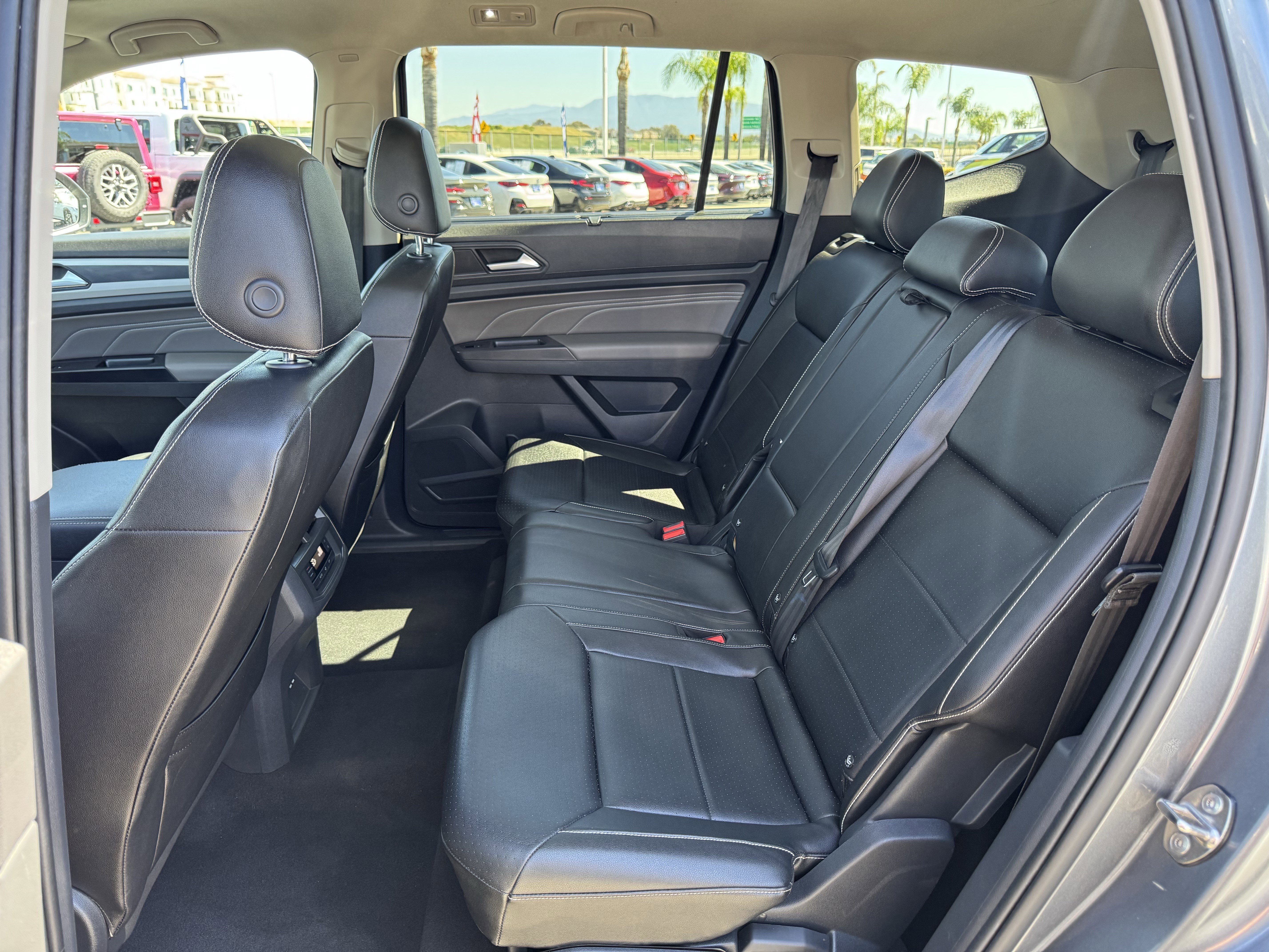 Used 2021 Volkswagen Atlas SEL R-Line image 36