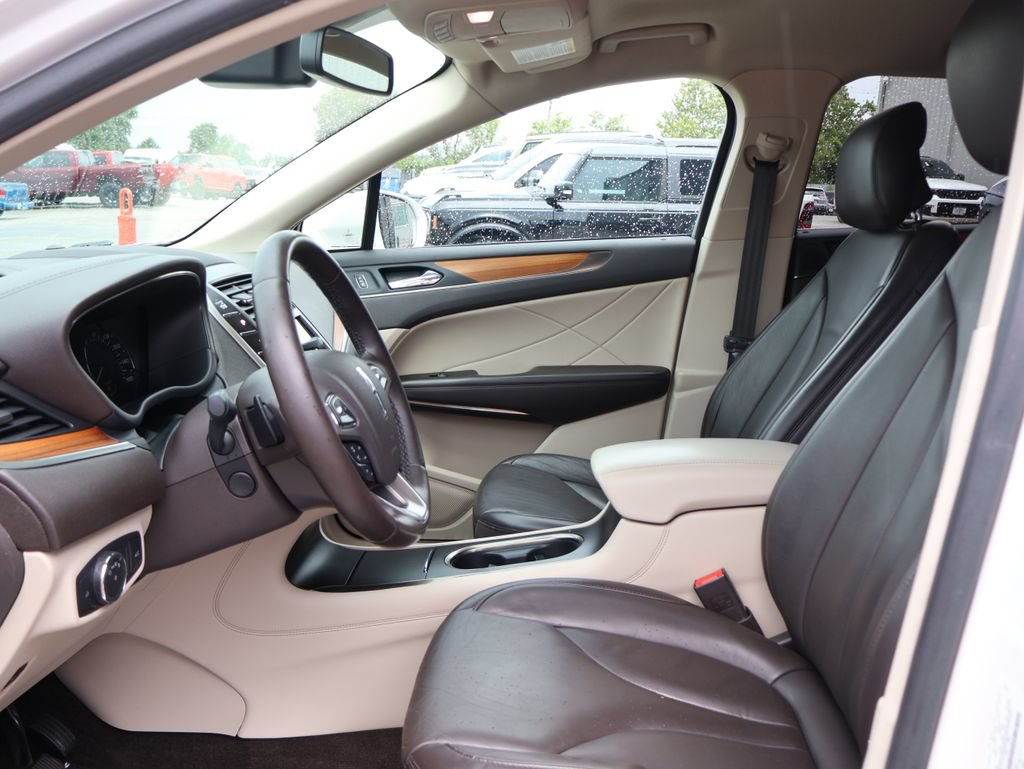 Used 2019 Lincoln MKC Select w/ Select Plus Package FWD image 22