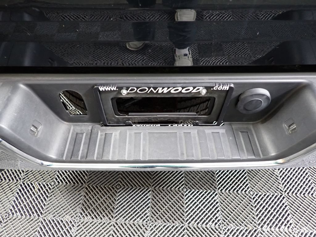 Used 2017 Chevrolet Colorado W/T w/ WT Convenience Package AWD/4WD image 12