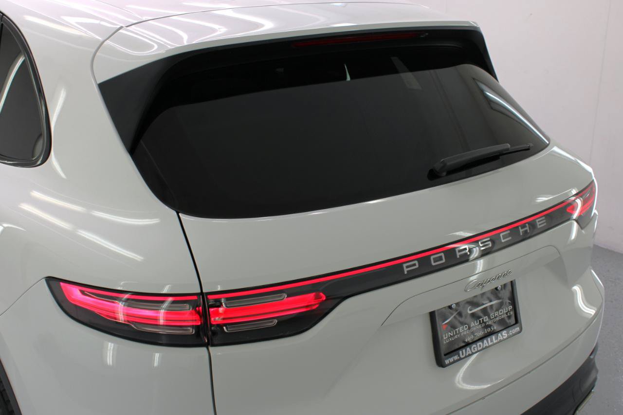 Used 2020 Porsche Cayenne AWD/4WD image 16