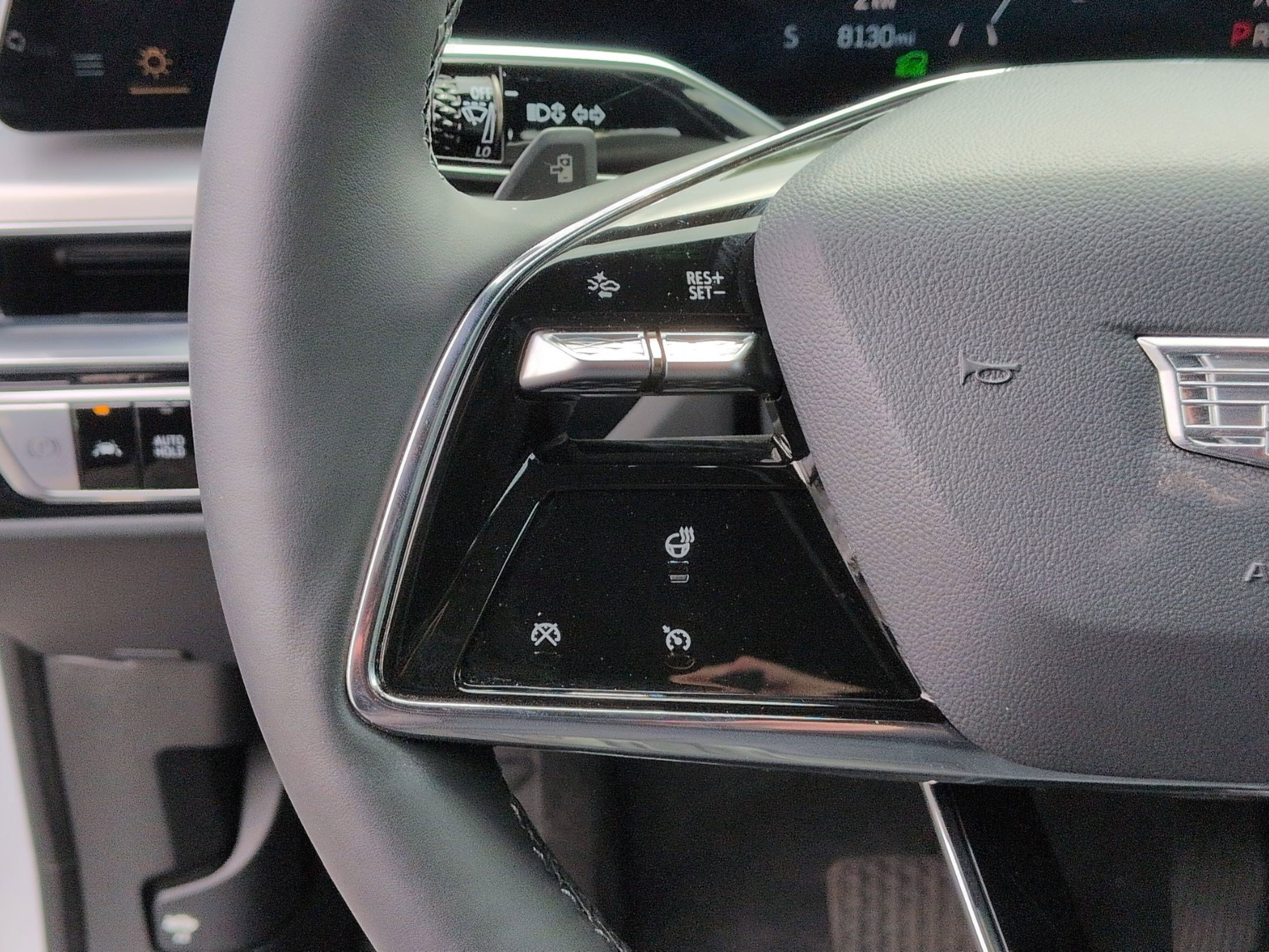 Used 2025 Cadillac Lyriq Luxury image 19