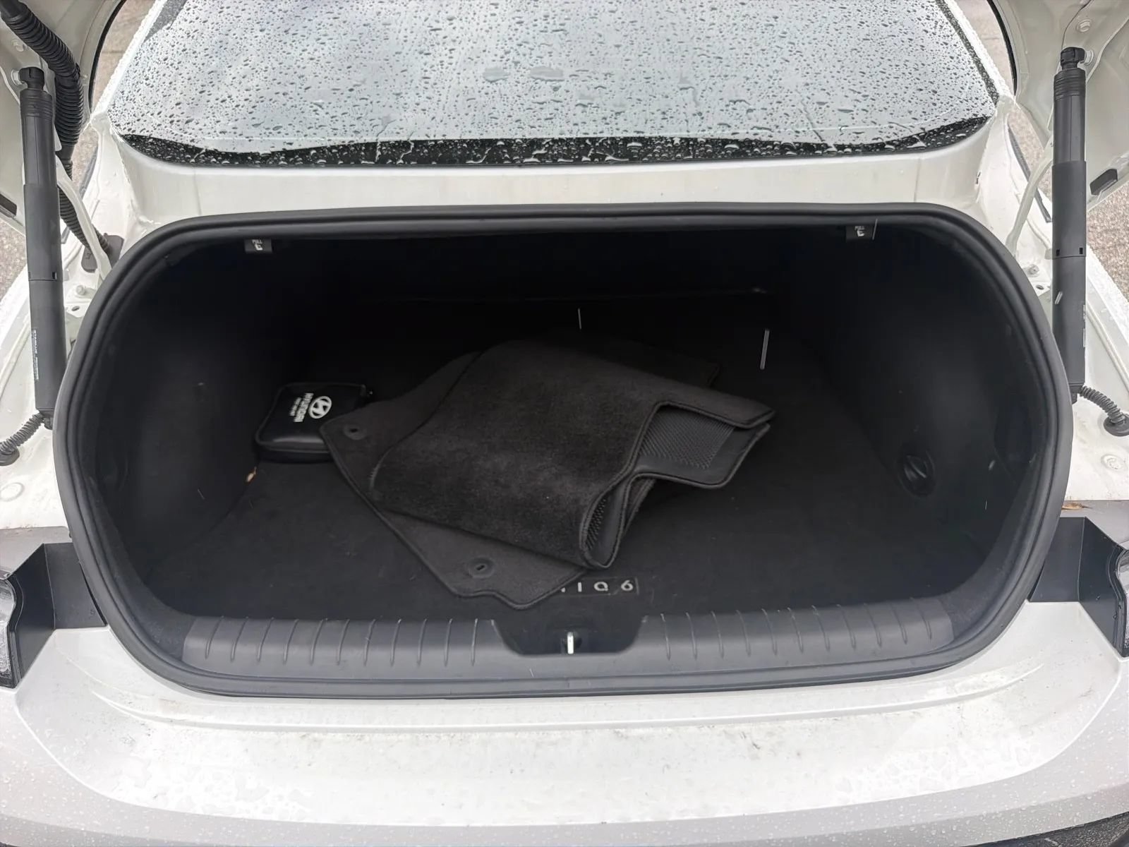 Used 2023 Hyundai Ioniq 6 SEL RWD image 17