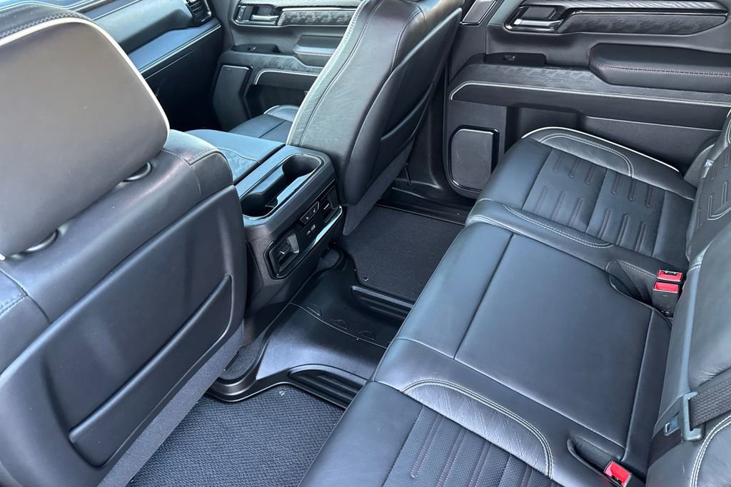 Used 2025 GMC Sierra 2500 AT4X image 12