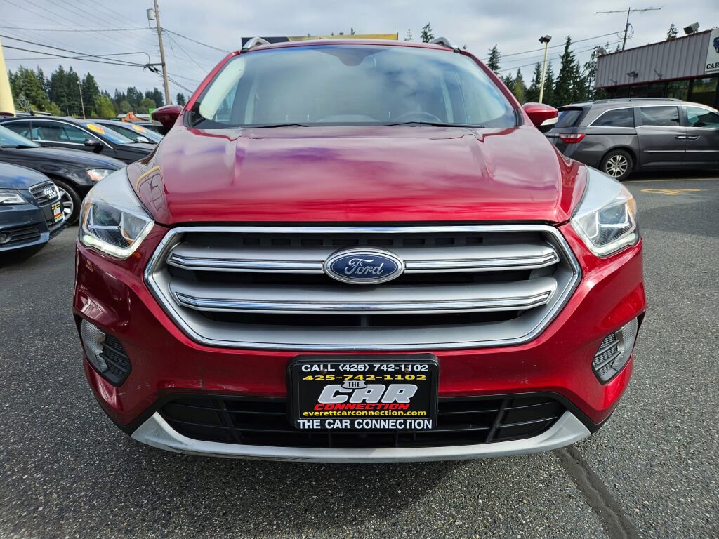 Used 2017 Ford Escape Titanium image 2