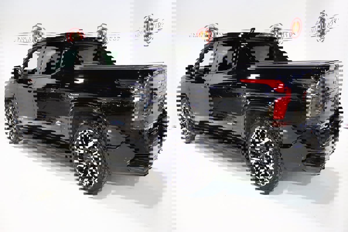 Used 2024 Chevrolet Silverado EV RST image 41