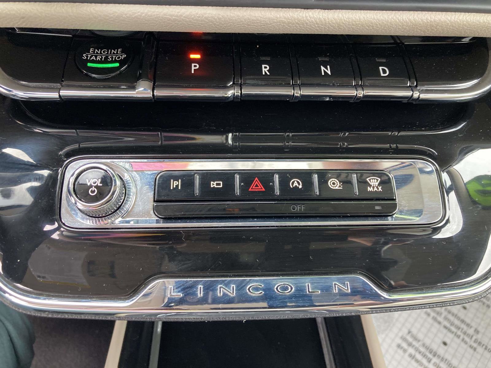 Certified 2025 Lincoln Corsair Reserve w/ Towing Package FWD image 27
