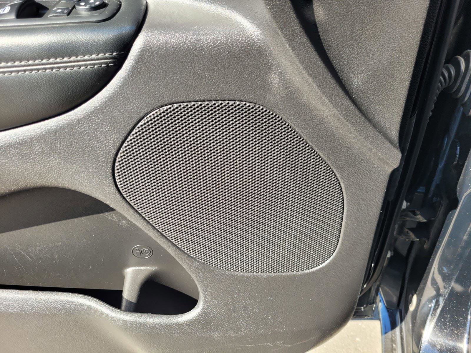 Used 2019 Jeep Grand Cherokee Altitude image 24