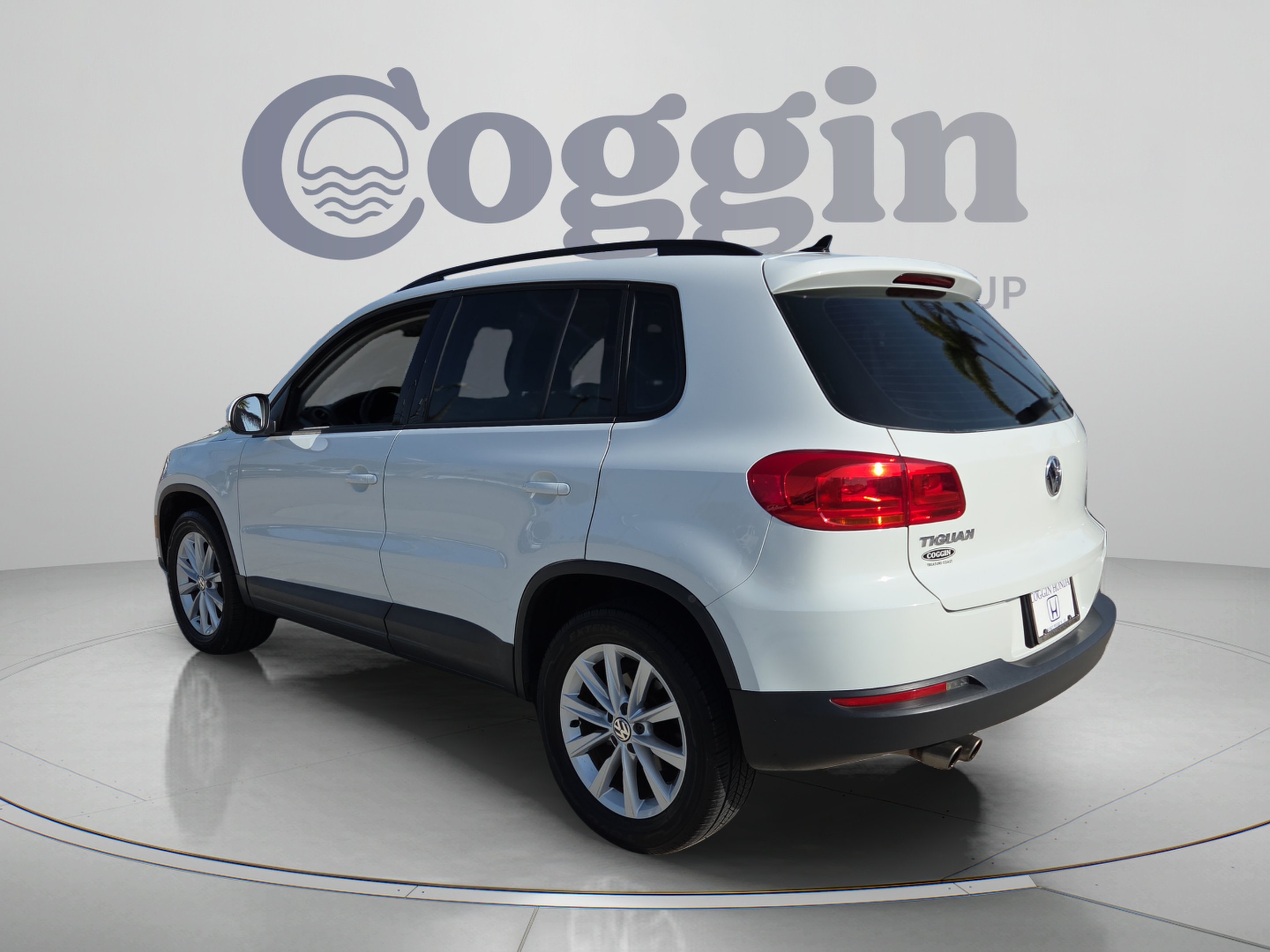 Used 2017 Volkswagen Tiguan S FWD image 3
