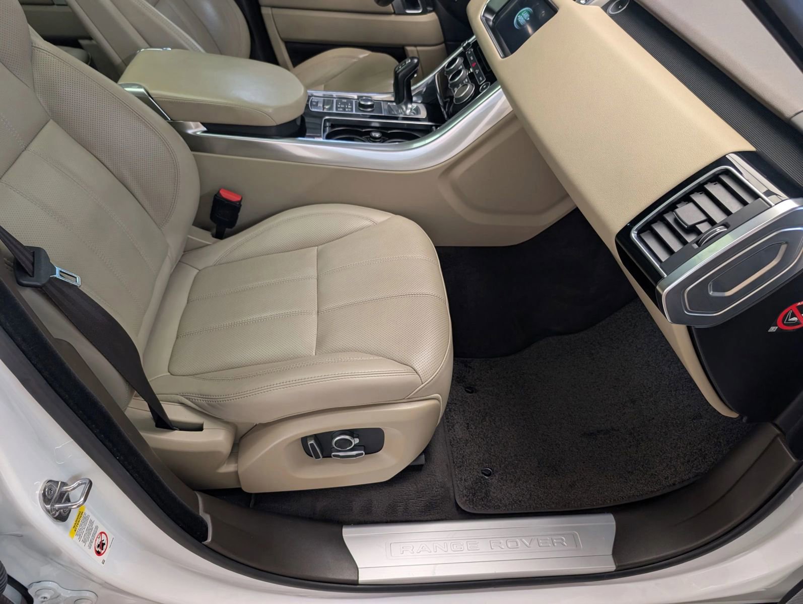 Used 2017 Land Rover Range Rover Sport HSE AWD/4WD image 30
