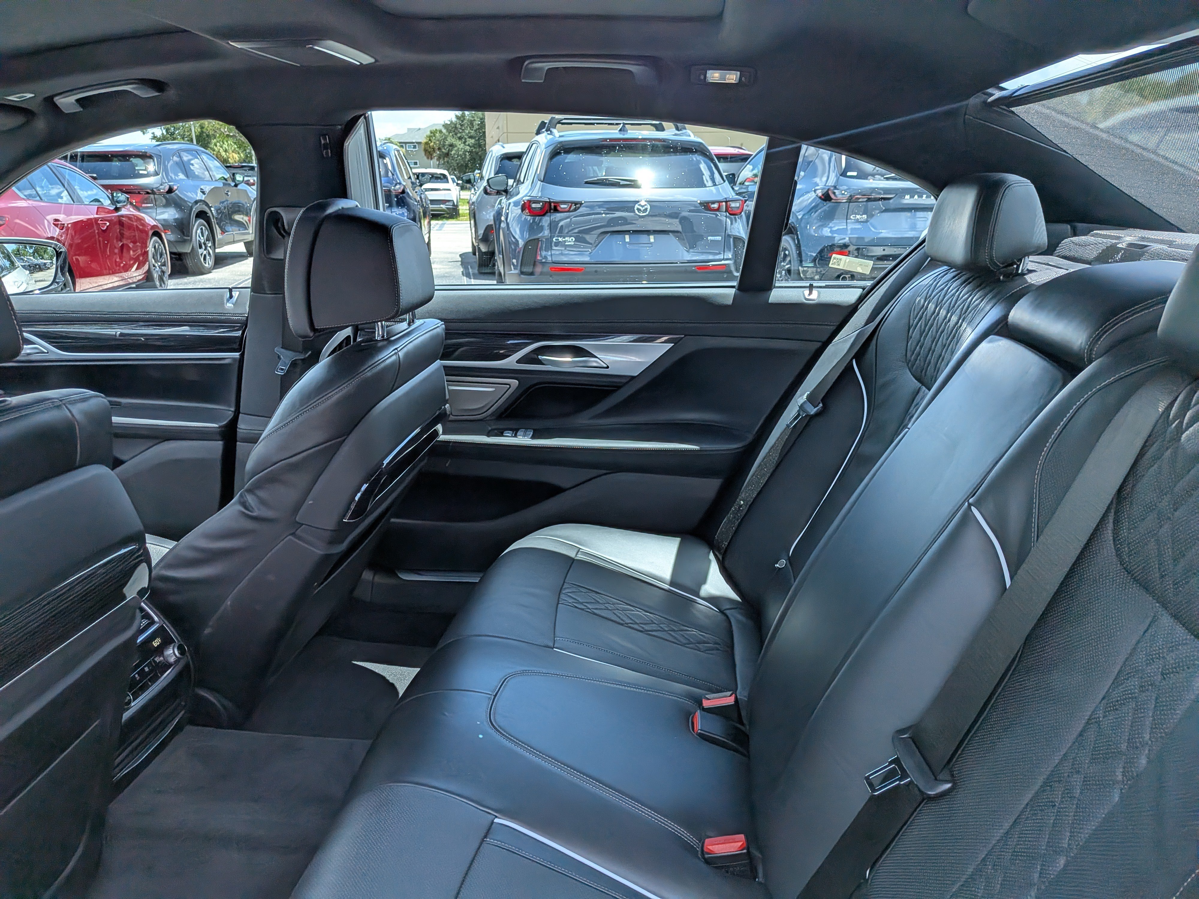 Used 2022 BMW 740i w/ M Sport Package RWD image 15
