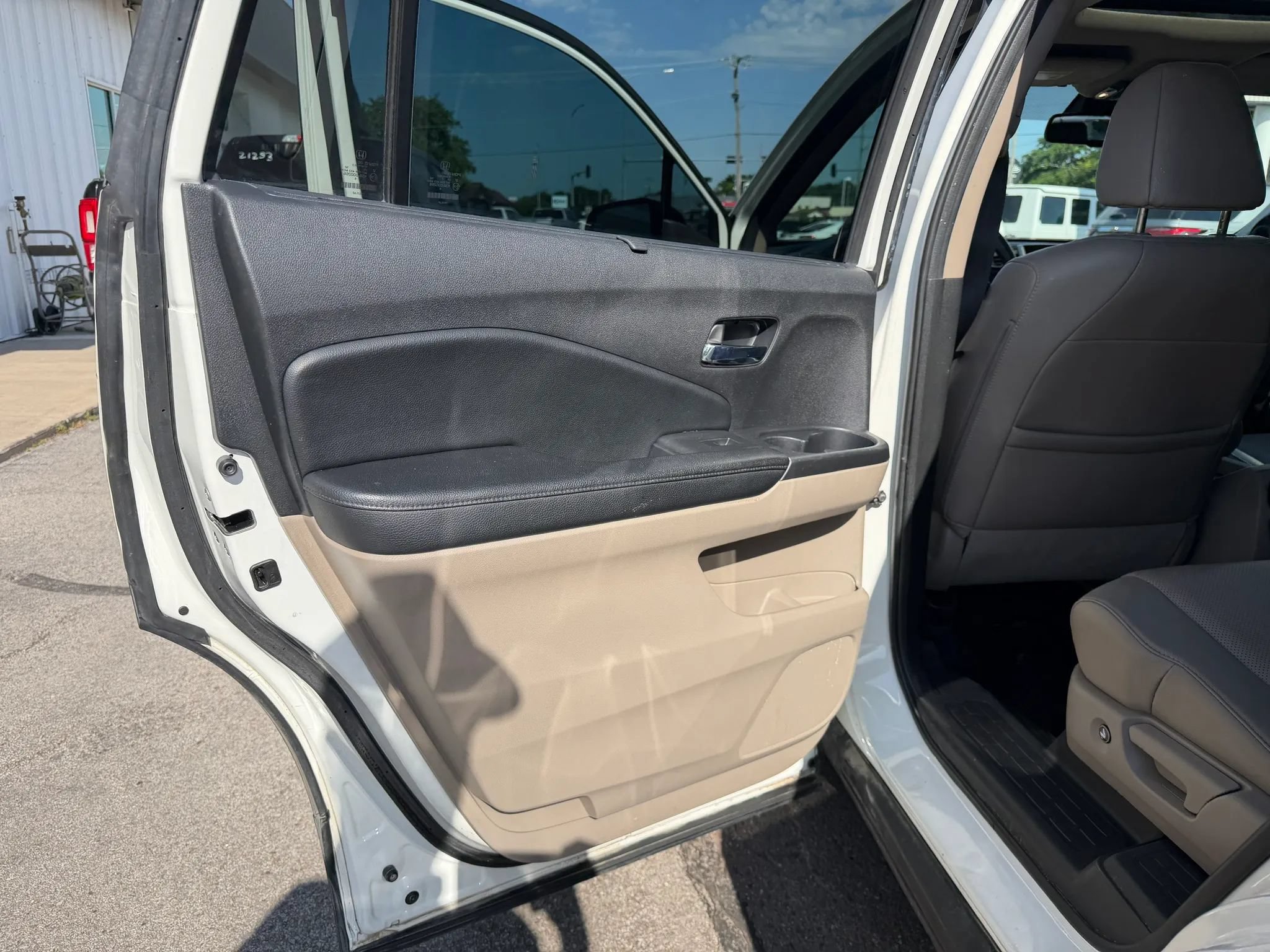 Used 2017 Honda Pilot Elite image 26