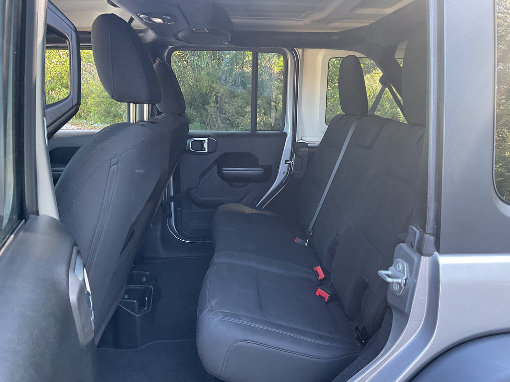 Used 2018 Jeep Wrangler Unlimited Sport S AWD/4WD image 9