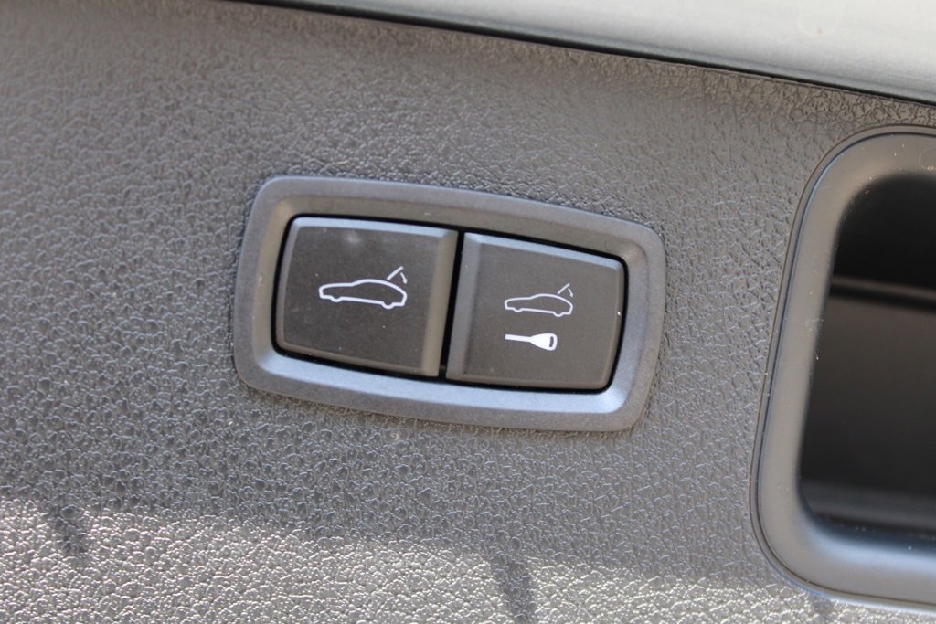 Used 2024 Porsche Macan image 37