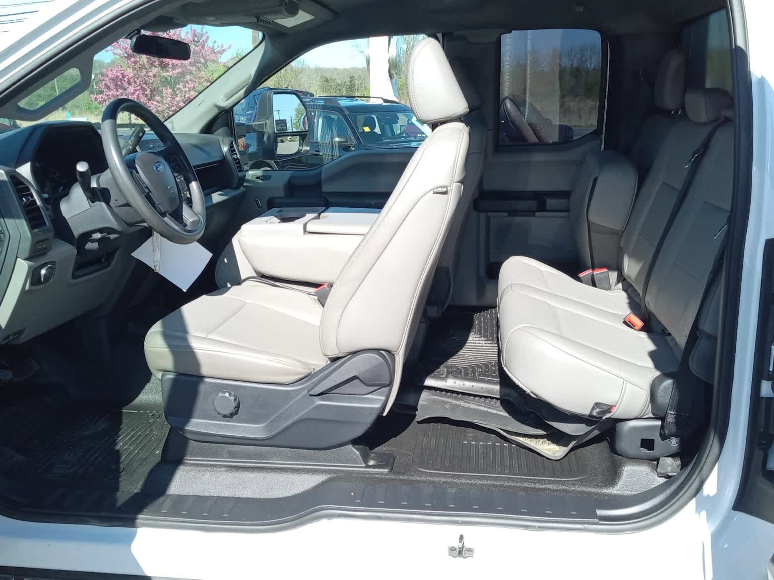 Used 2022 Ford F350 XL w/ Power Equipment Group image 33