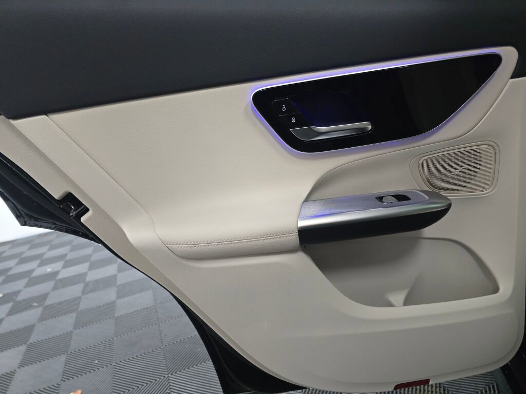 New 2026 Mercedes-Benz GLC 300 4MATIC image 19