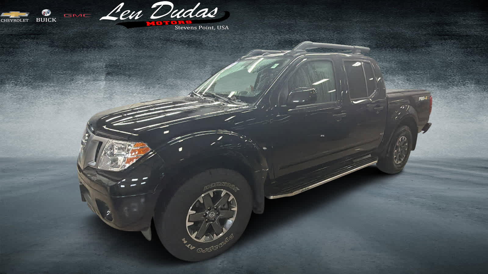 Used 2020 Nissan Frontier PRO-4X image 2