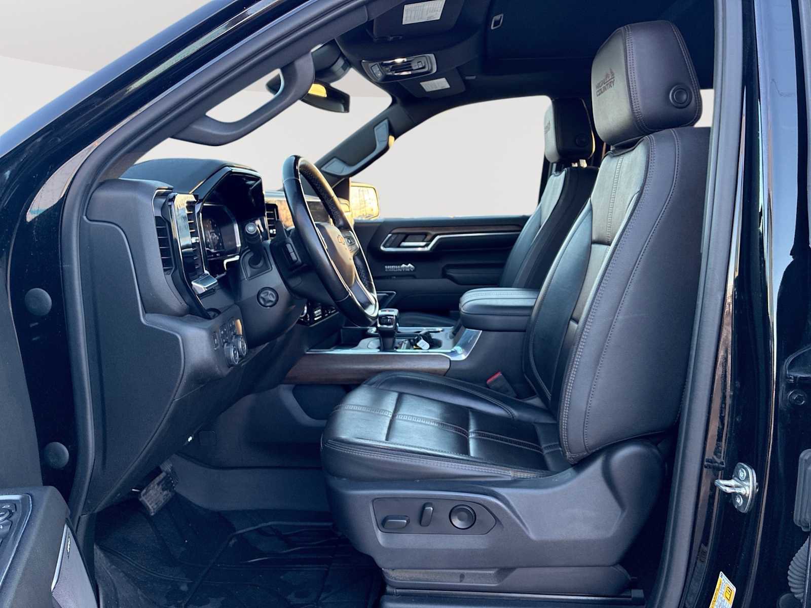 Certified 2023 Chevrolet Silverado 1500 High Country w/ Z71 Off-Road Package image 19