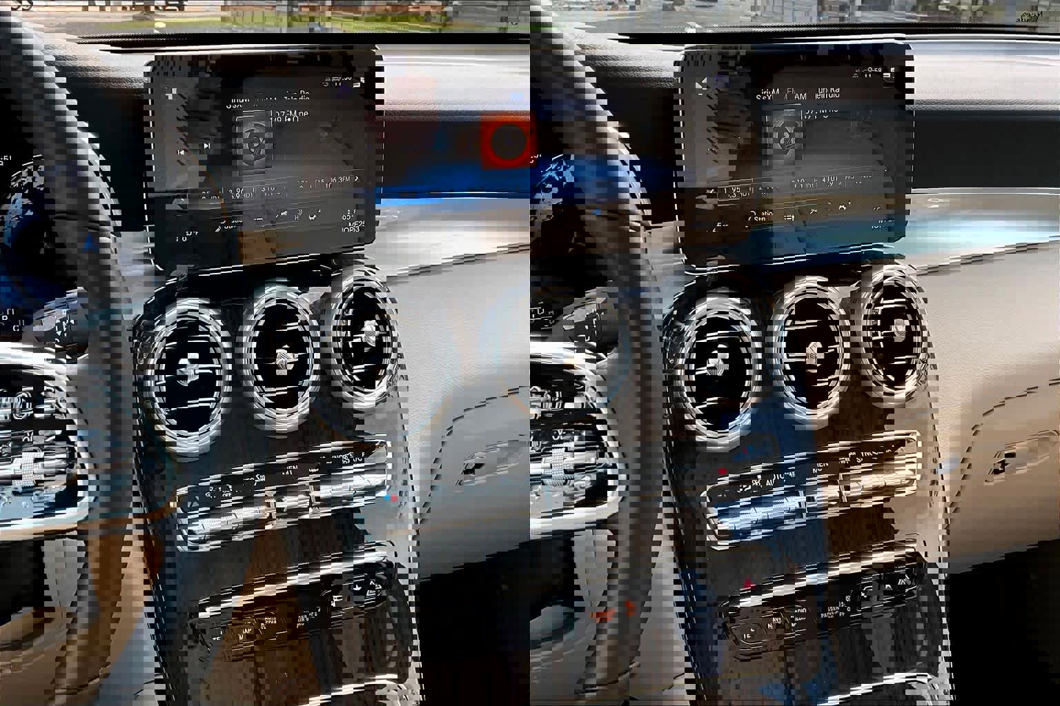 Used 2022 Mercedes-Benz GLC 300 image 7