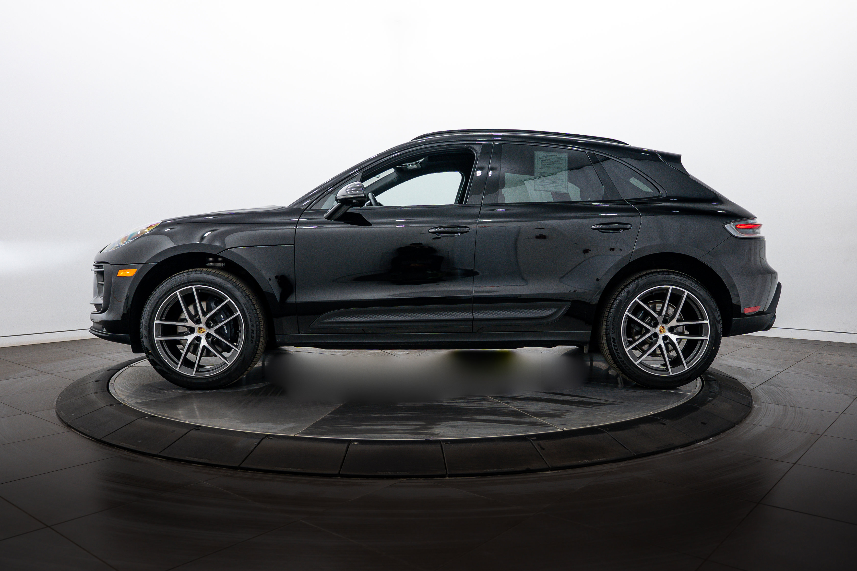 Certified 2026 Porsche Macan AWD/4WD image 2