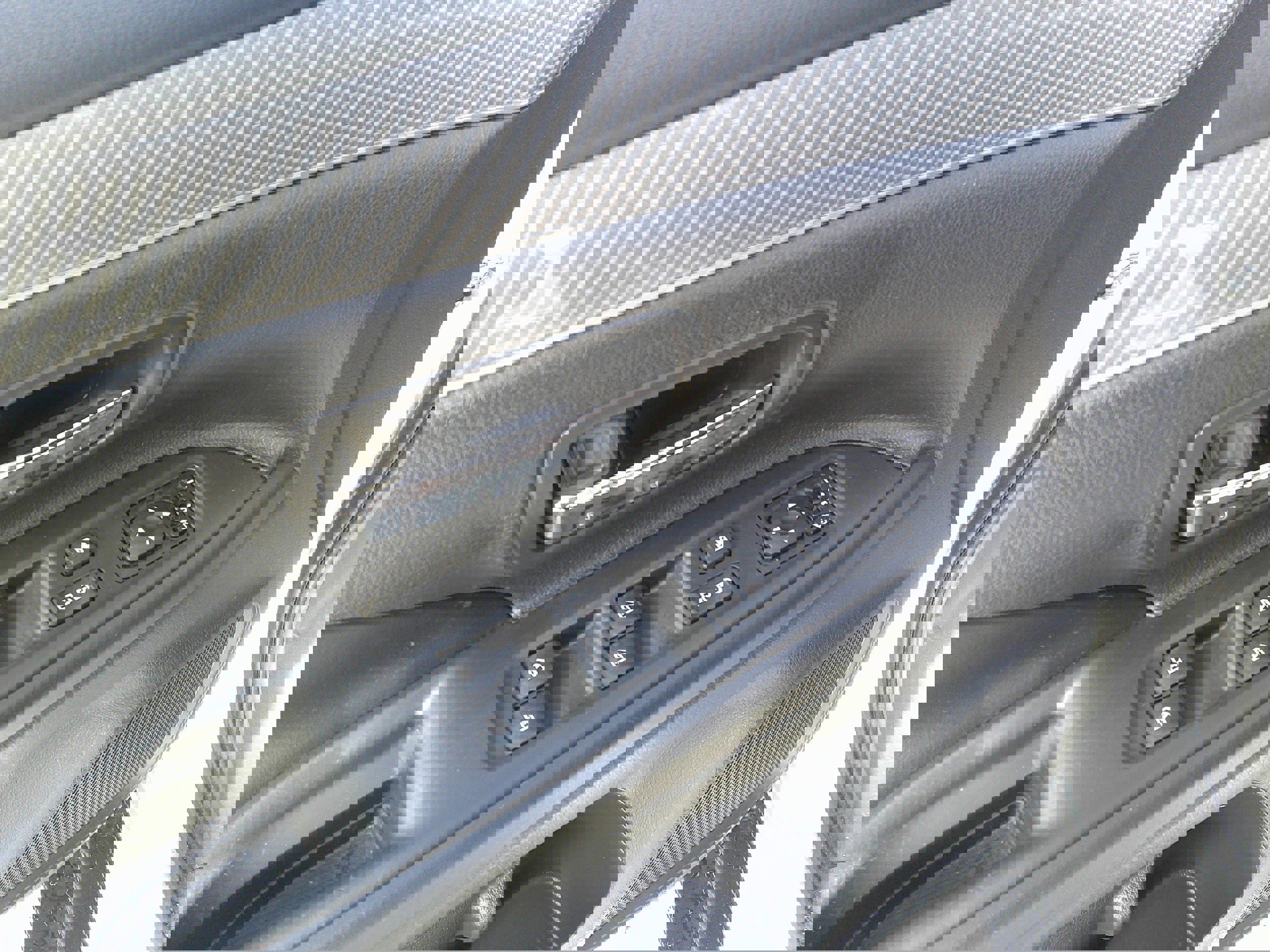 Used 2020 Mitsubishi Outlander SEL image 17