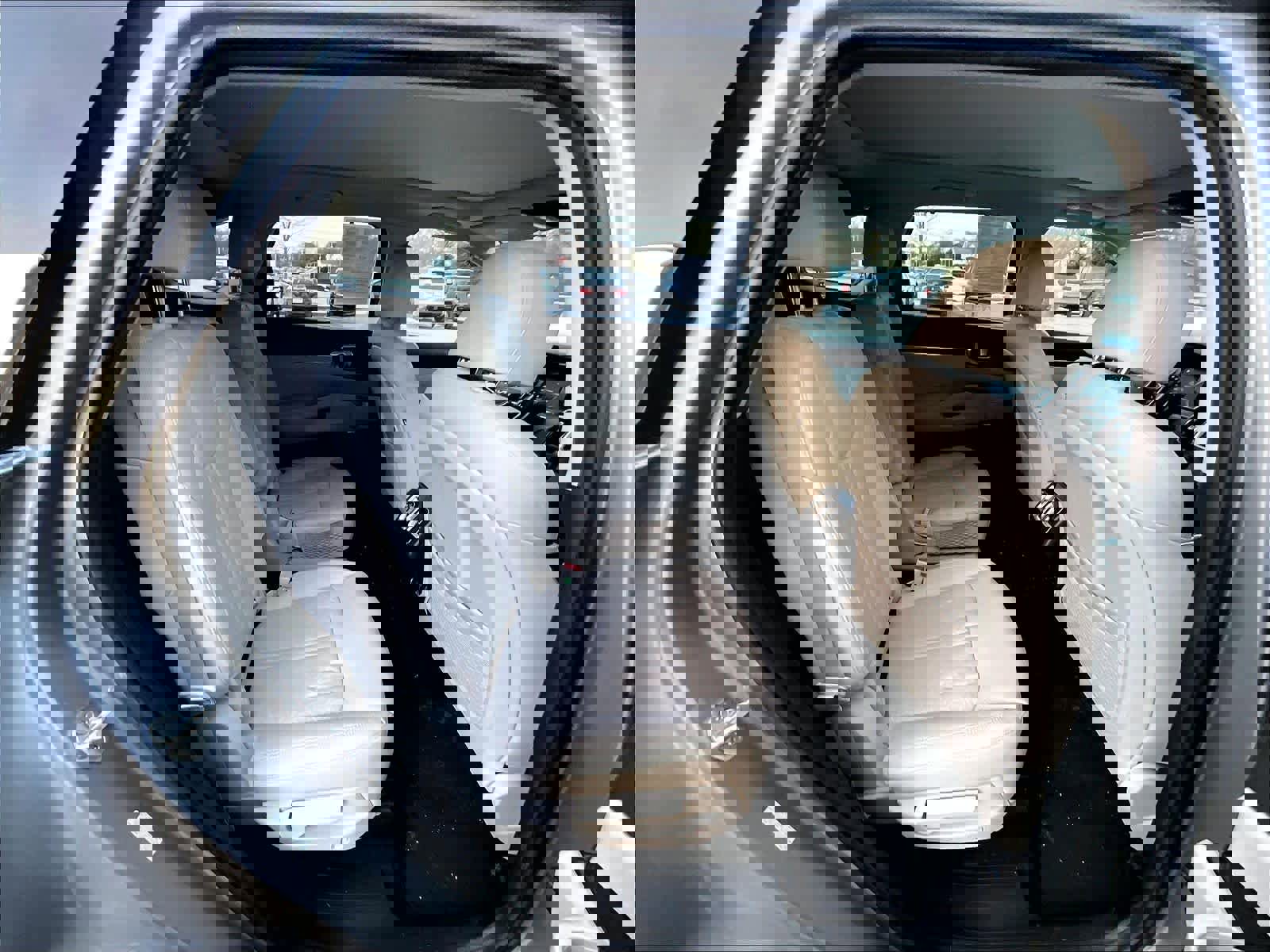 Used 2023 Kia Sorento SX Prestige w/ Panoramic Sunroof Package image 16