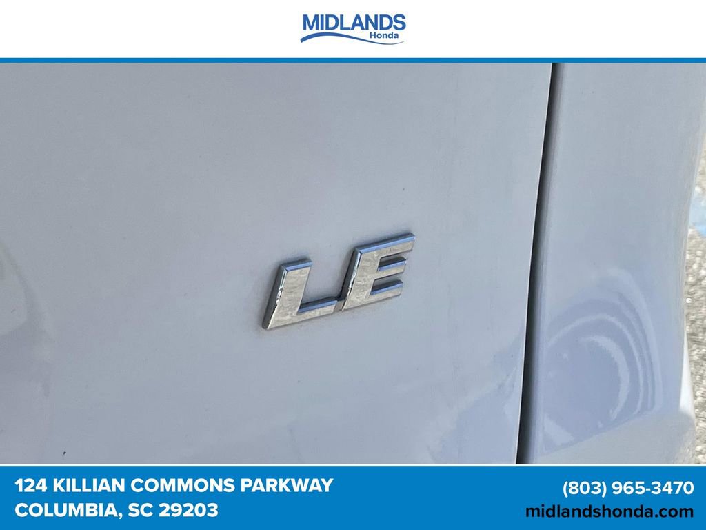 Used 2021 Toyota RAV4 LE FWD image 8