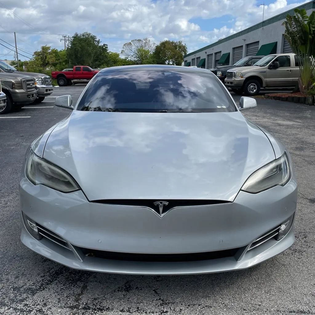 Used 2017 Tesla Model S 75 RWD image 1