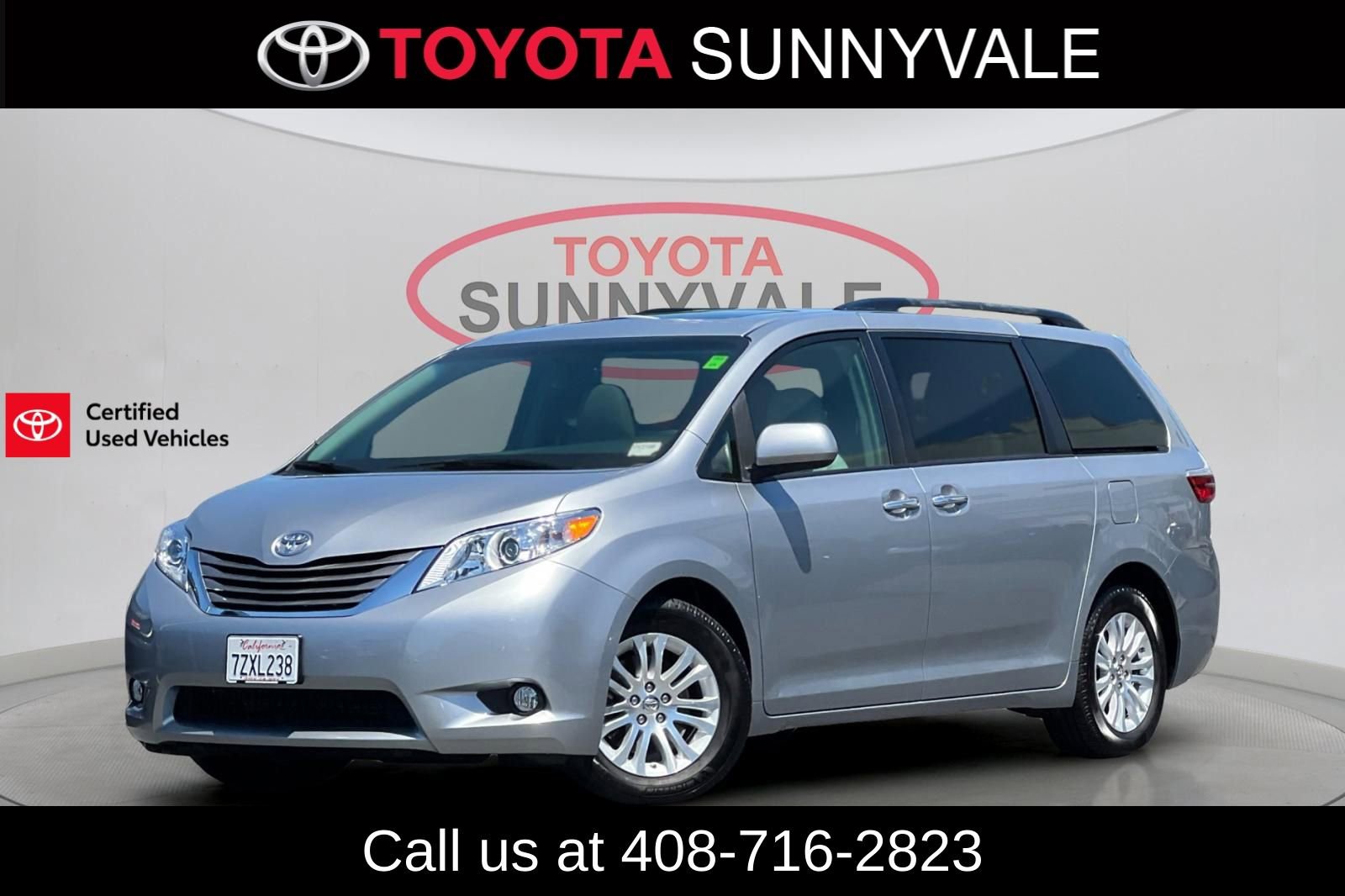 Used 2017 Toyota Sienna XLE w/ XLE Navigation Package FWD image 1