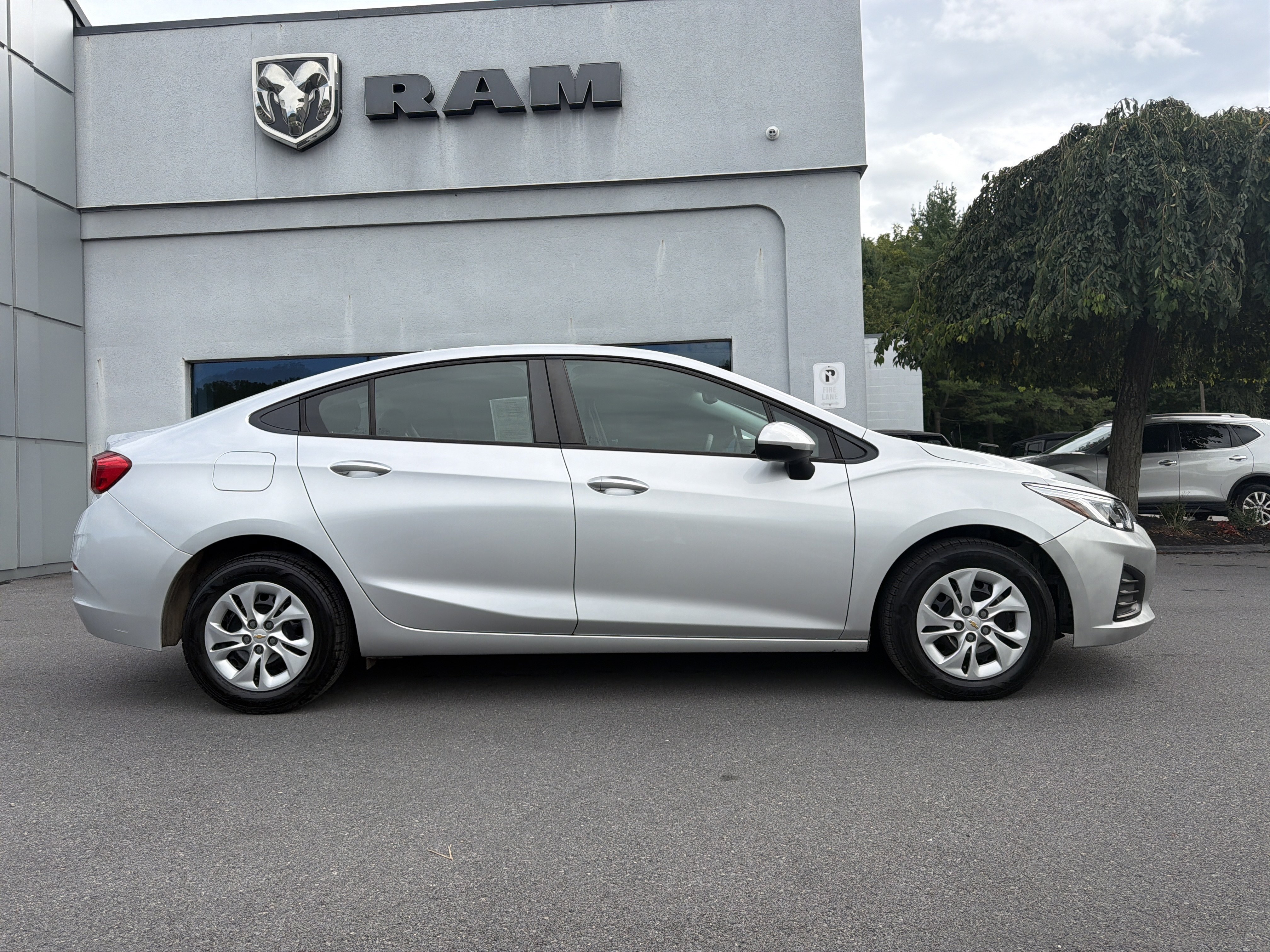 Used 2019 Chevrolet Cruze LS FWD video 2