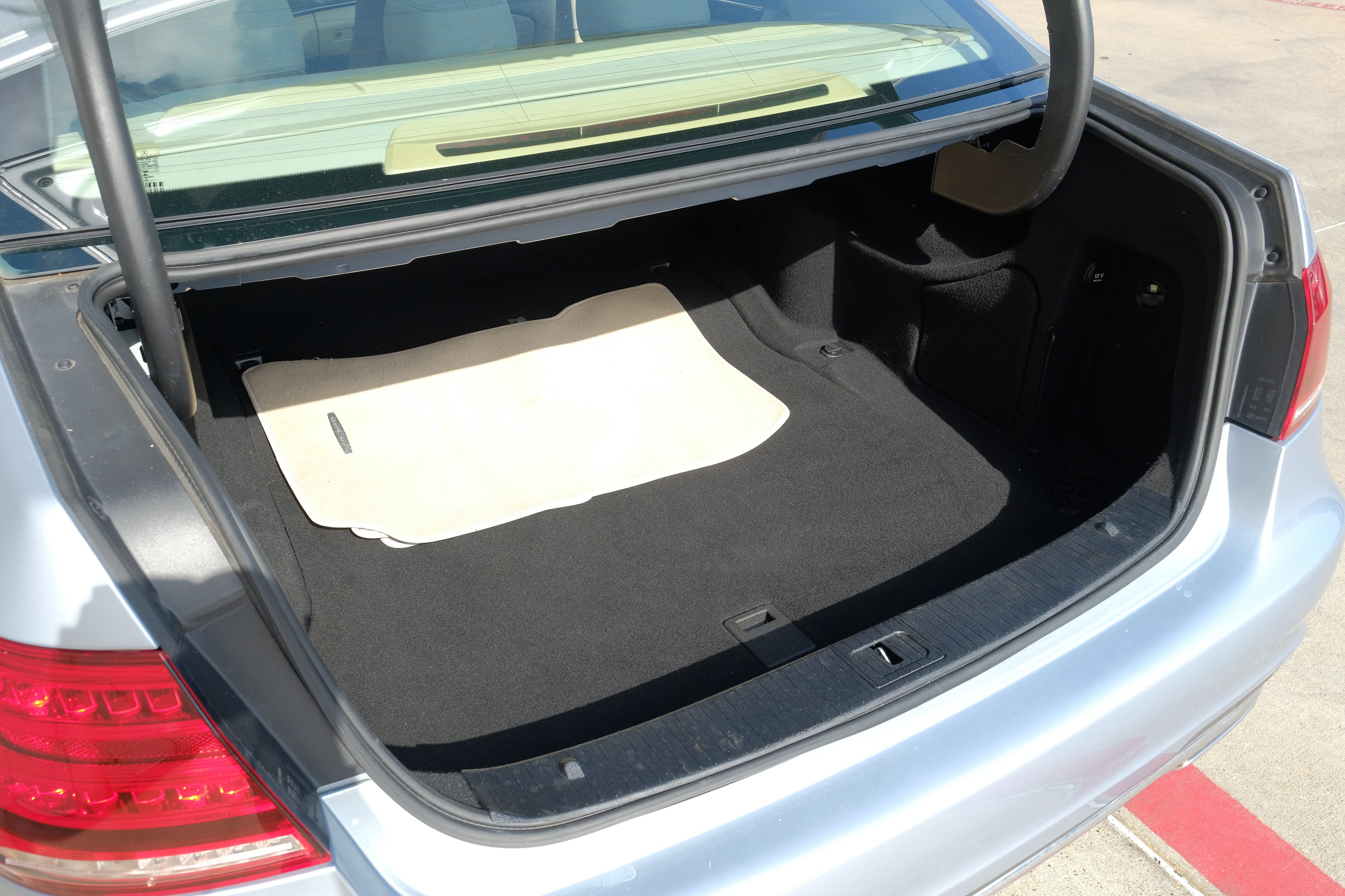 Used 2014 Mercedes-Benz E 550 4MATIC Sedan w/ Premium 1 Package image 60