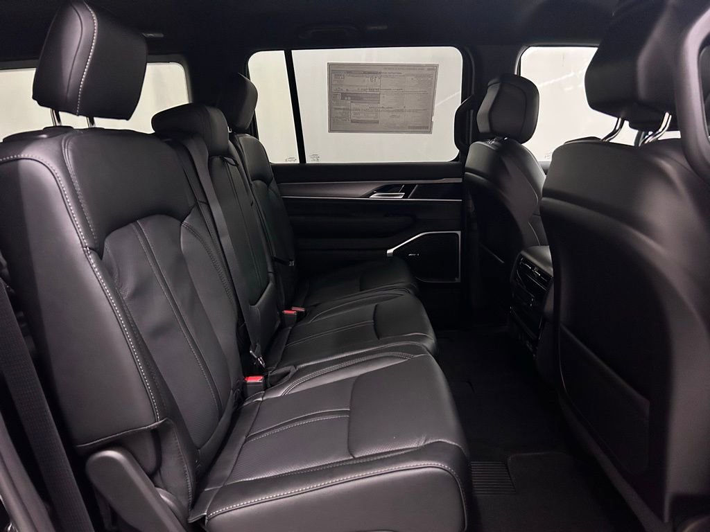 New 2026 Jeep Grand Wagoneer Limited w/ 8-Passenger Seating Package image 17