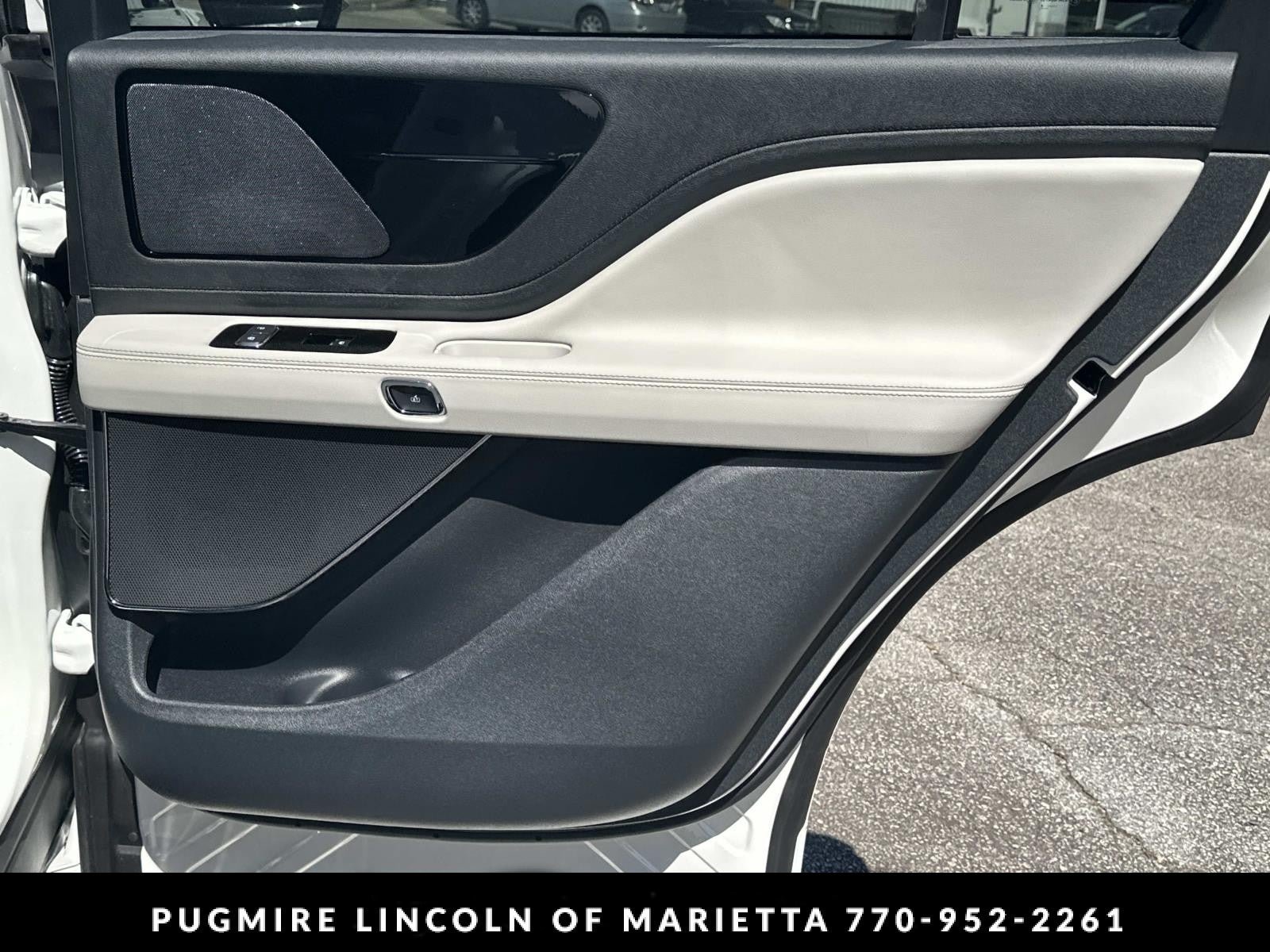 New 2026 Lincoln Aviator 2WD w/ Jet Appearance Package image 16