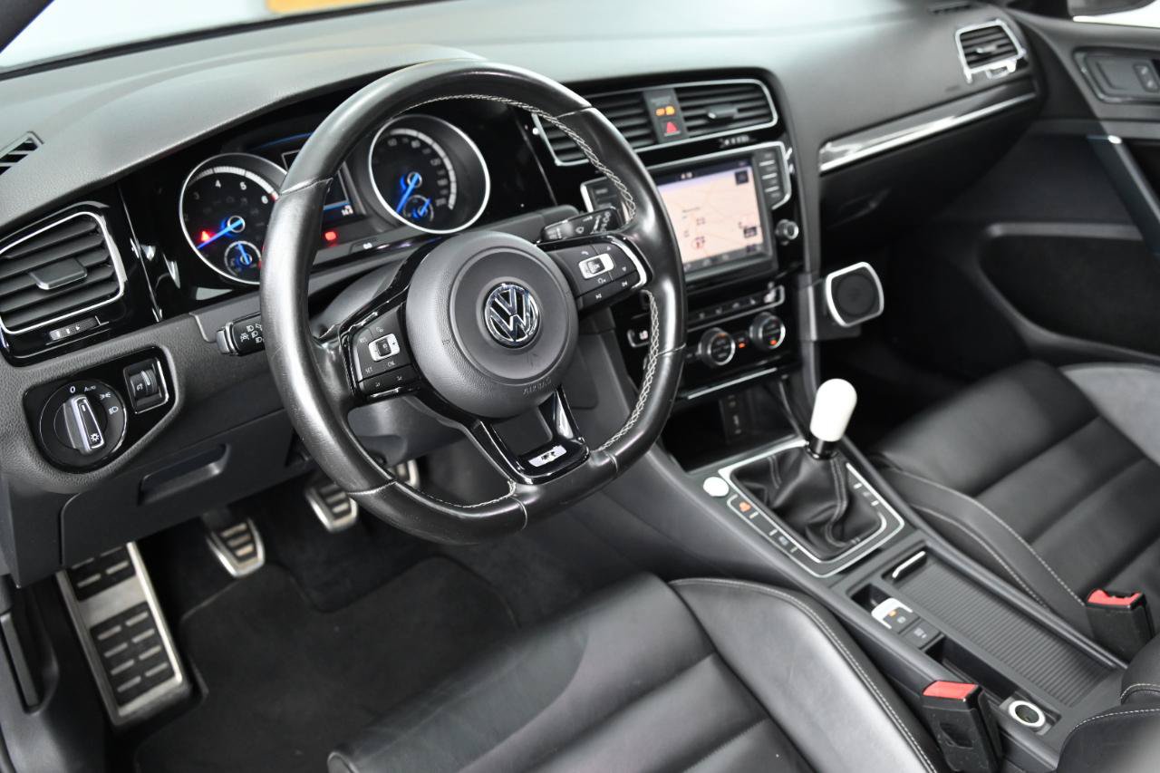 Used 2017 Volkswagen Golf R 4-Door AWD/4WD image 24