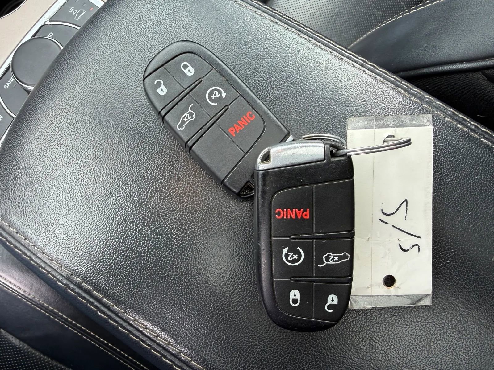 Used 2017 Jeep Grand Cherokee Overland image 32