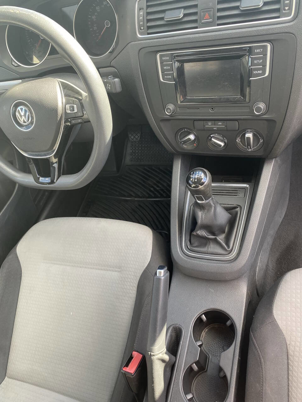 Used 2017 Volkswagen Jetta S FWD image 4