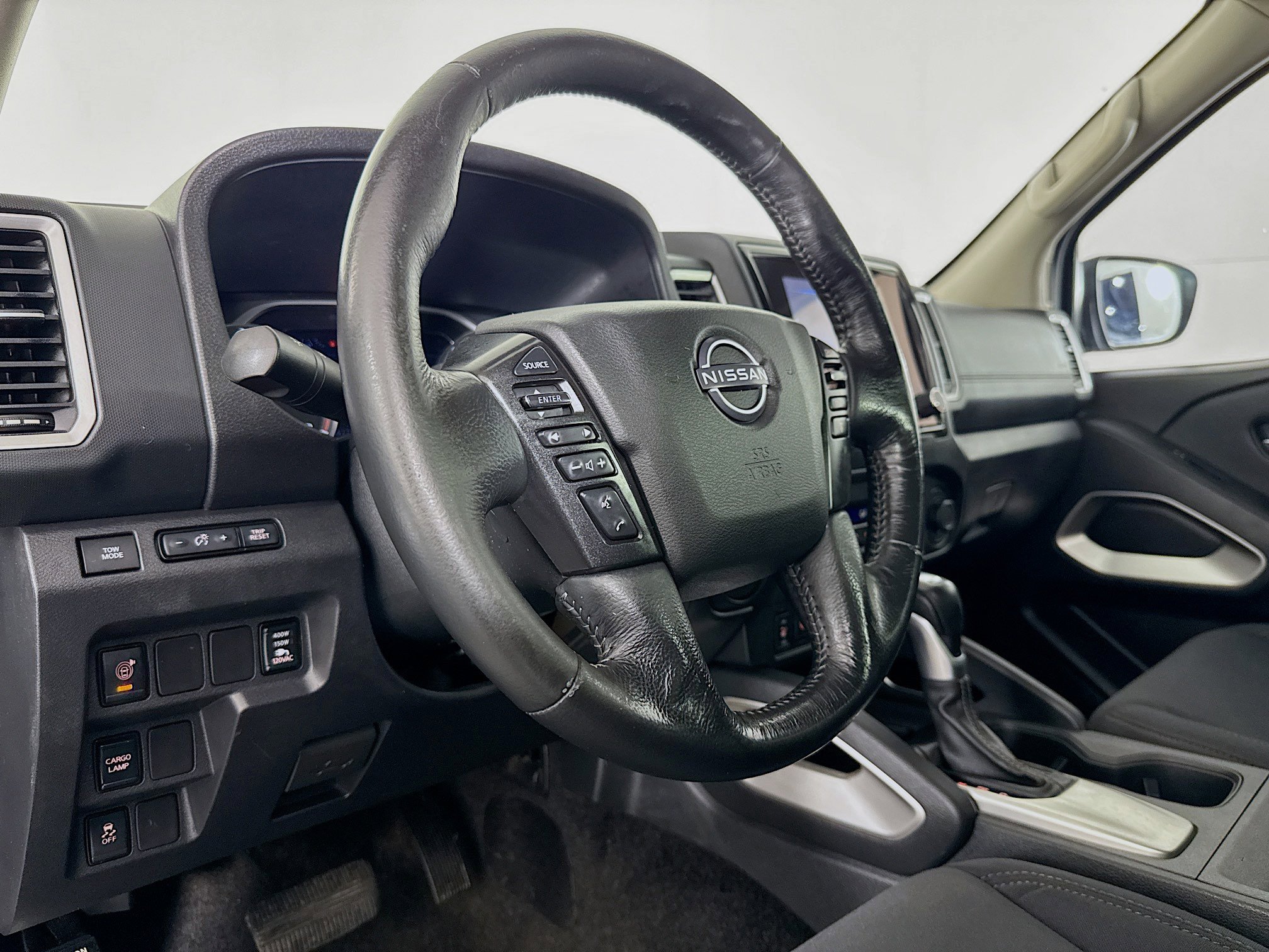 Used 2023 Nissan Frontier SV w/ SV Convenience Package image 22