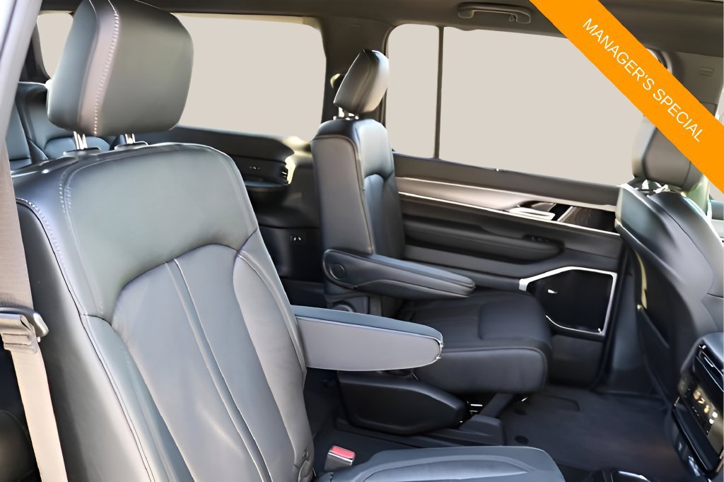 New 2026 Jeep Grand Wagoneer L Limited AWD/4WD image 18