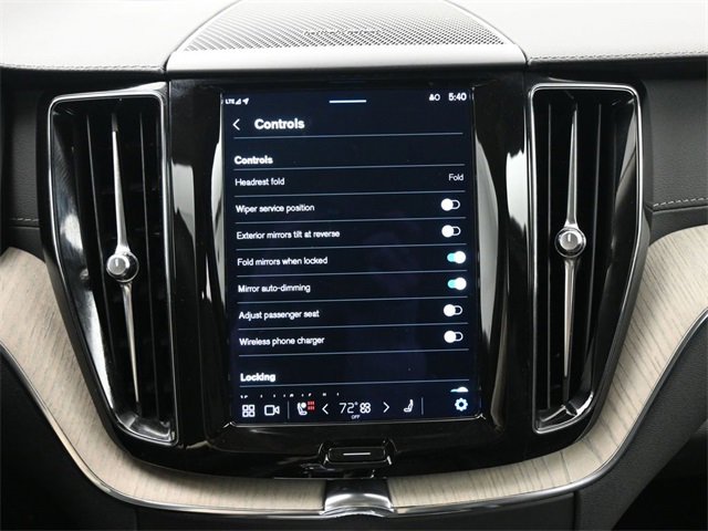 Used 2022 Volvo XC60 B5 Inscription w/ Advanced Package image 17