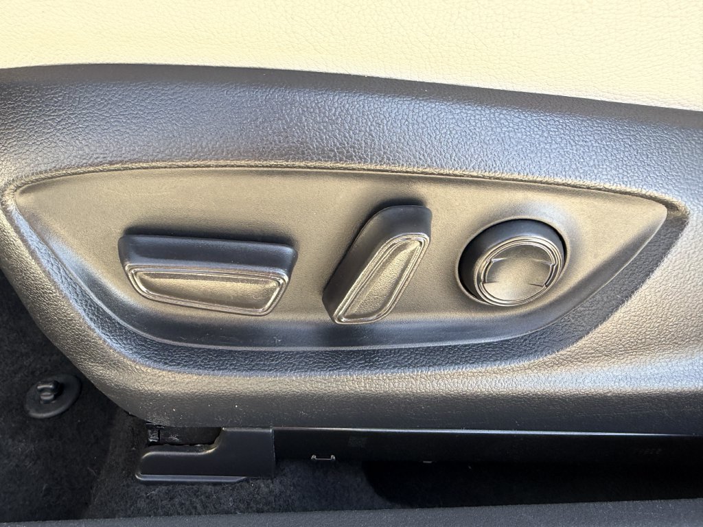 Used 2024 Toyota Camry SE FWD image 25