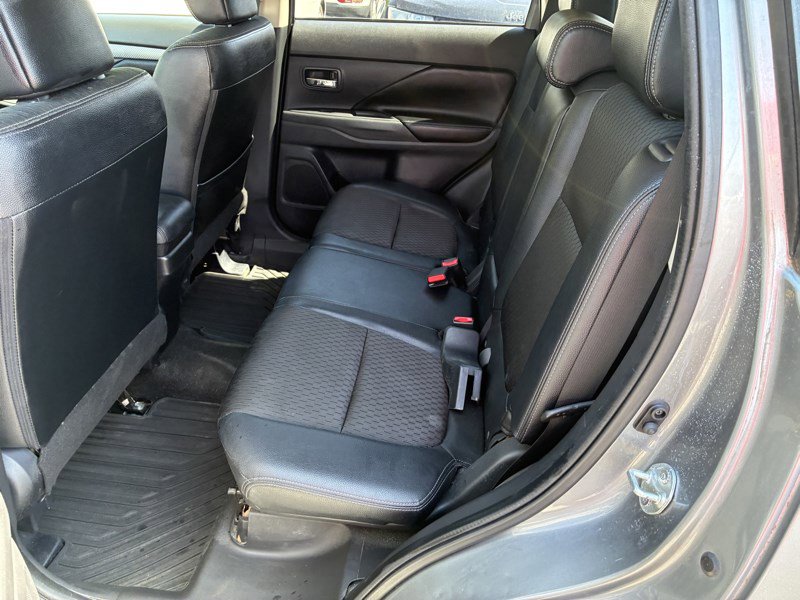 Used 2015 Mitsubishi Outlander SE FWD image 15