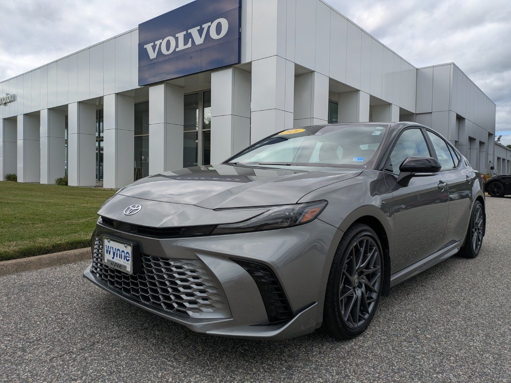 Used 2026 Toyota Camry XSE FWD image 2