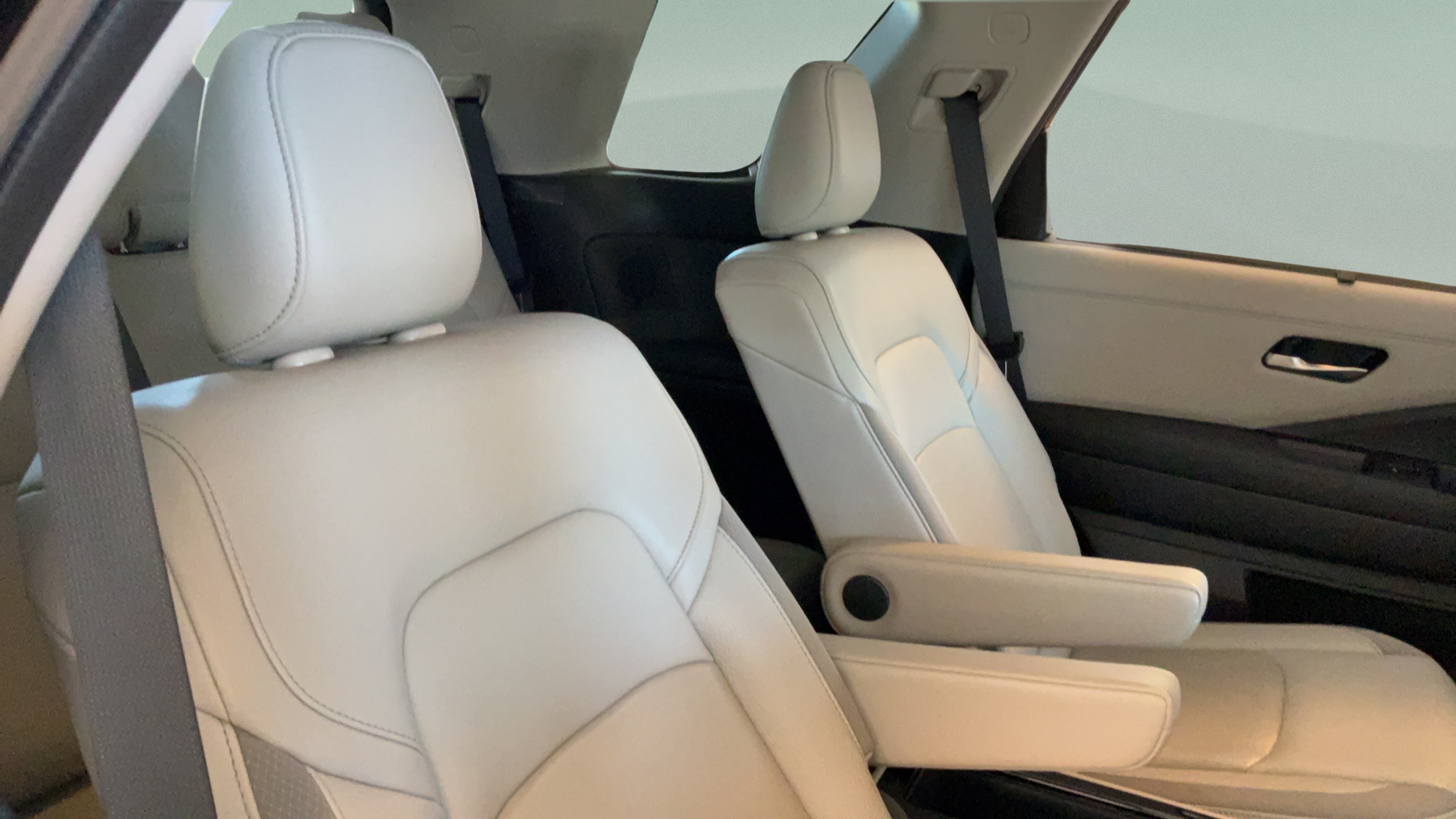 Used 2024 Nissan Pathfinder SL w/ SL Premium Package FWD image 41