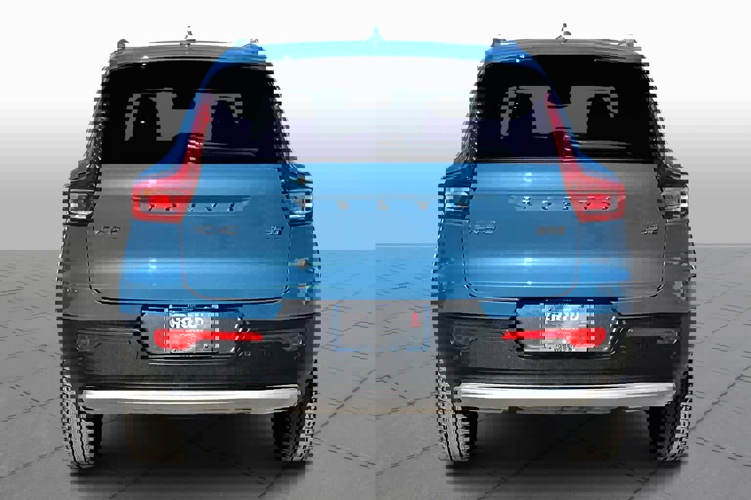 Certified 2023 Volvo XC40 B5 Plus w/ Driver Assist Package AWD/4WD image 5