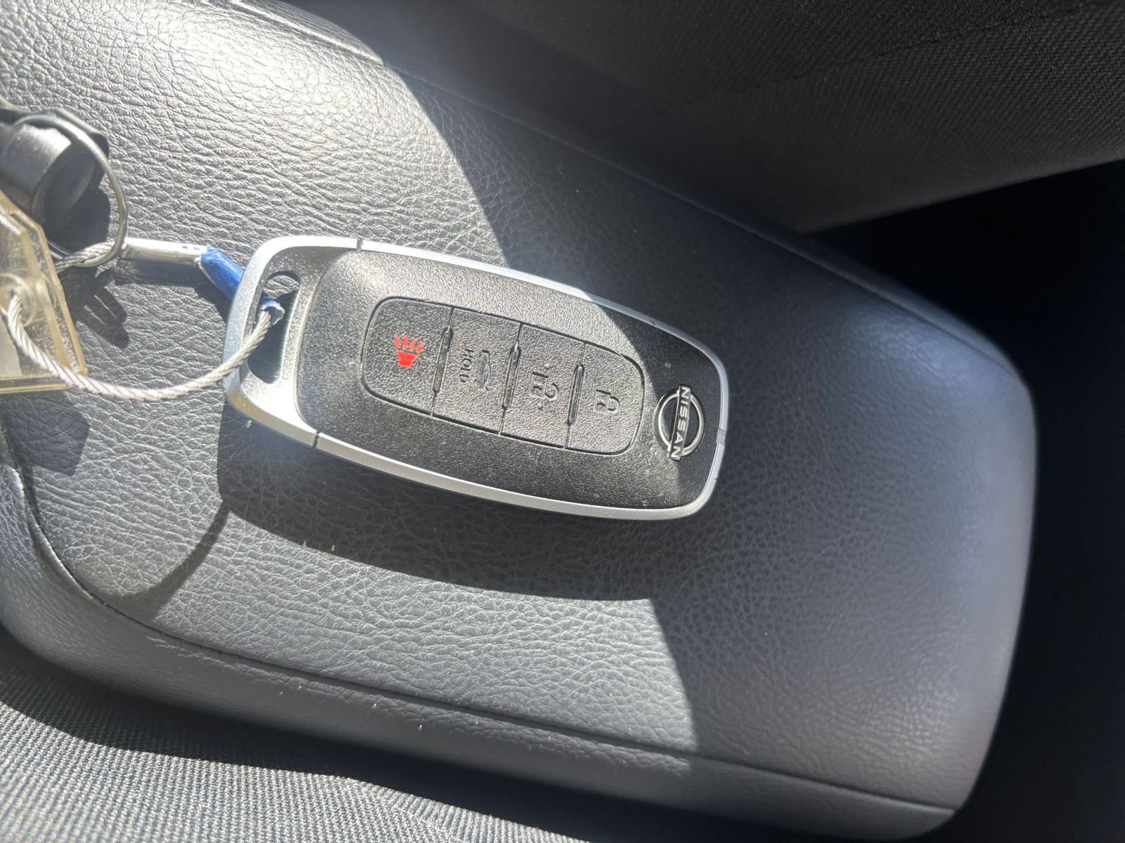 Used 2025 Nissan Versa SV FWD image 21