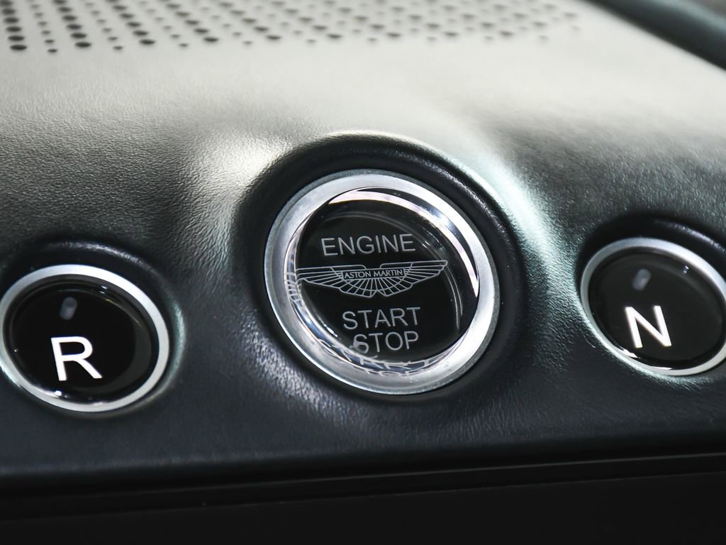 Used 2021 Aston Martin DBX image 29