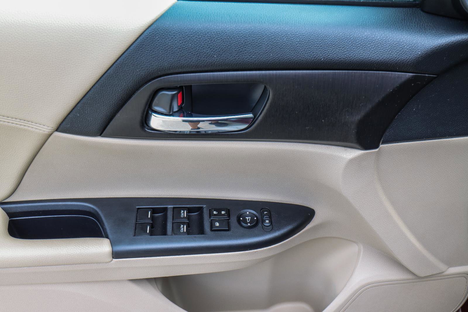Used 2013 Honda Accord EX image 33